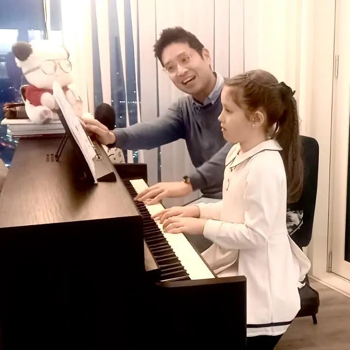 Classical piano lessons for kids
