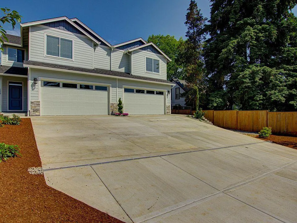 Vancouver Concrete builds and installs Driveway