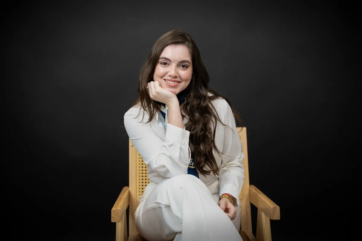 Retrato profesional de Rayne L. Aguedo Ramirez, Tax Preparer y CAA