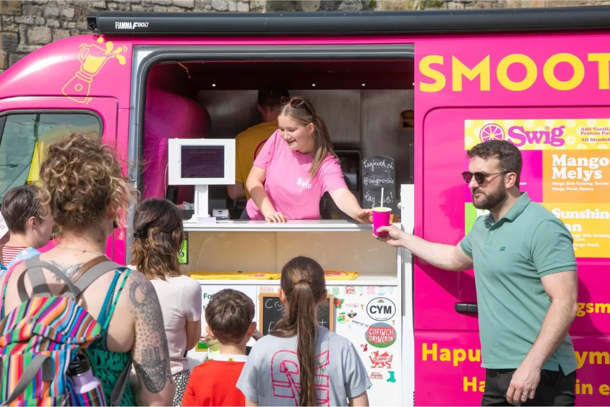 swig smoothies at a busy festival