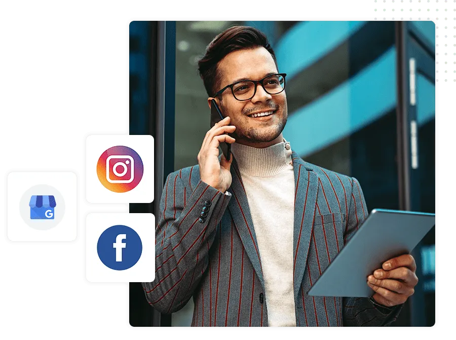 Unternehmer lächelt, Instagram, Facebook, Google Business