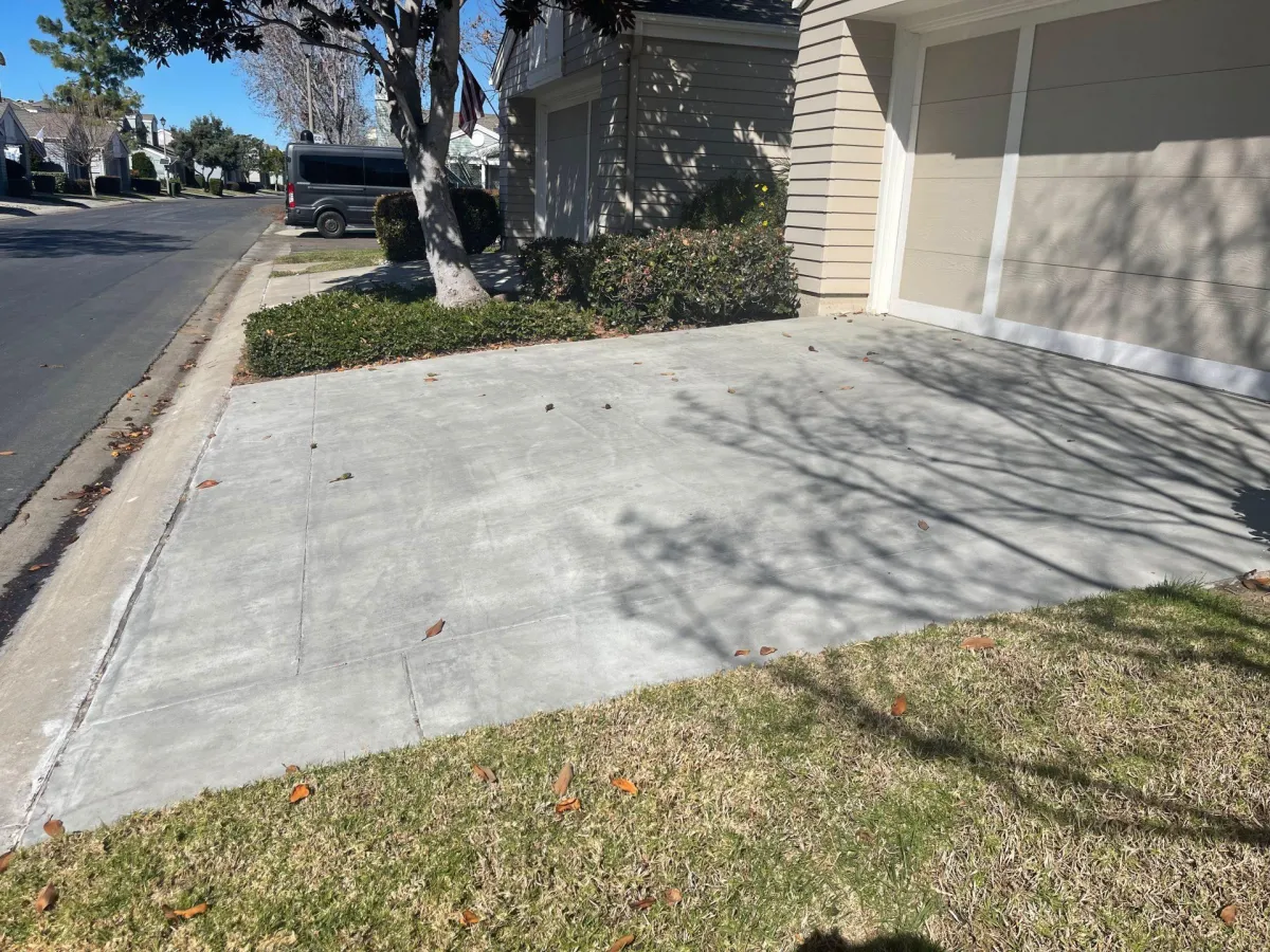 Johns Creek Concrete builds and installs Driveway