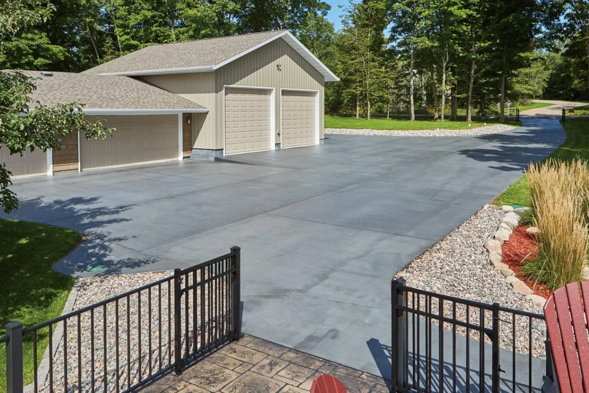 Johns Creek Concrete builds and installs Driveway