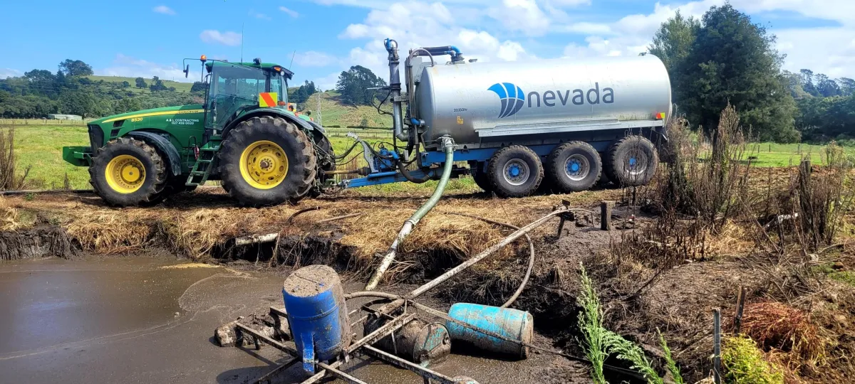 A&L Contracting NZ’s tractor with Nevada effluent tanker for farm waste management in Taranaki