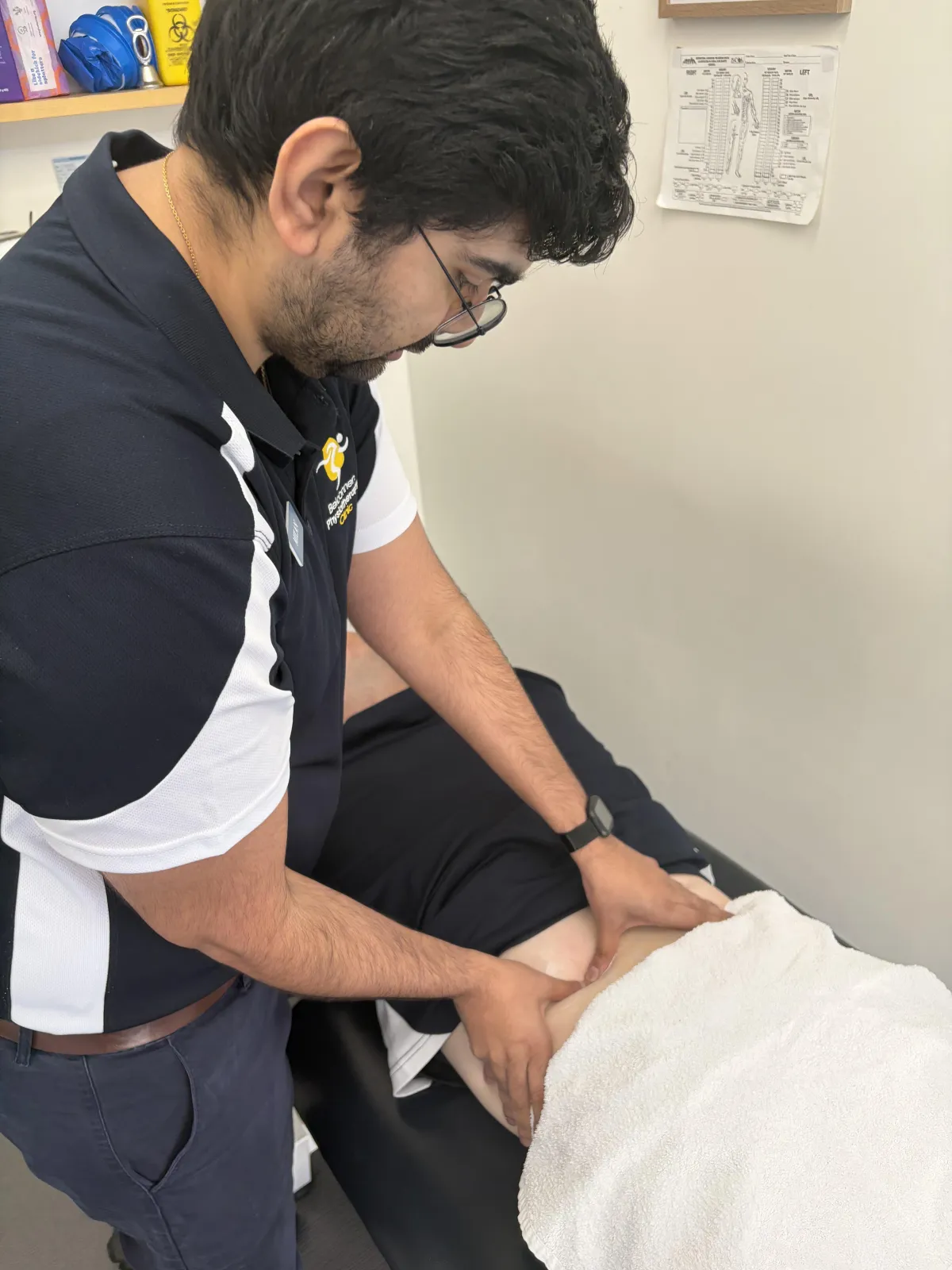 Physio working on client in Belconnen Physiotherapy Clinic