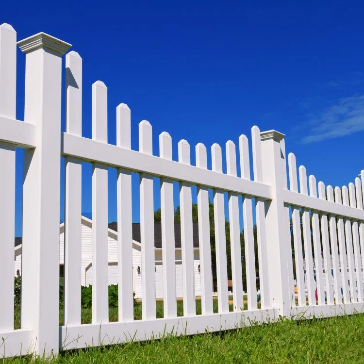 semi-private white vinyl fence