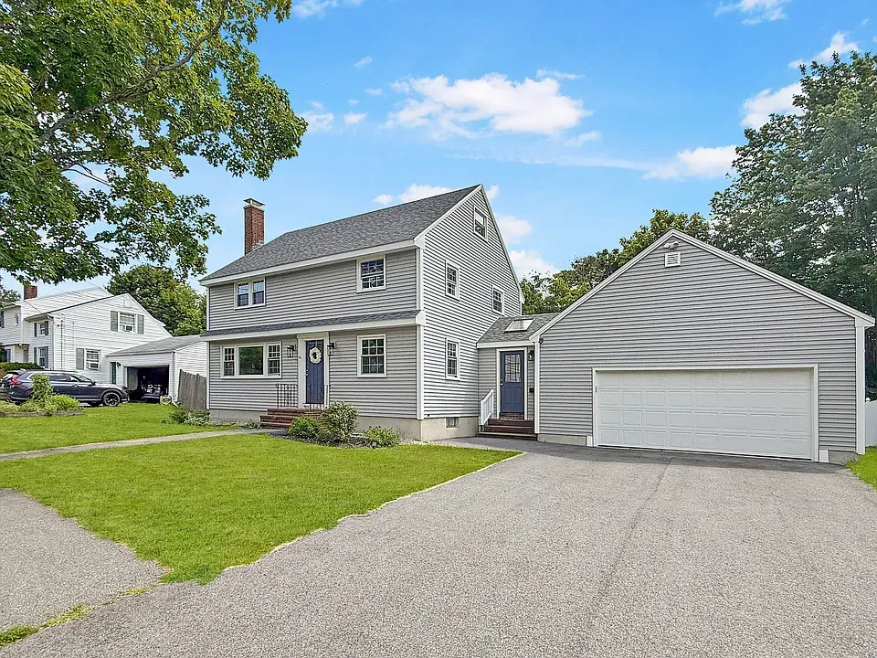 Portland Concrete builds and installs driveways