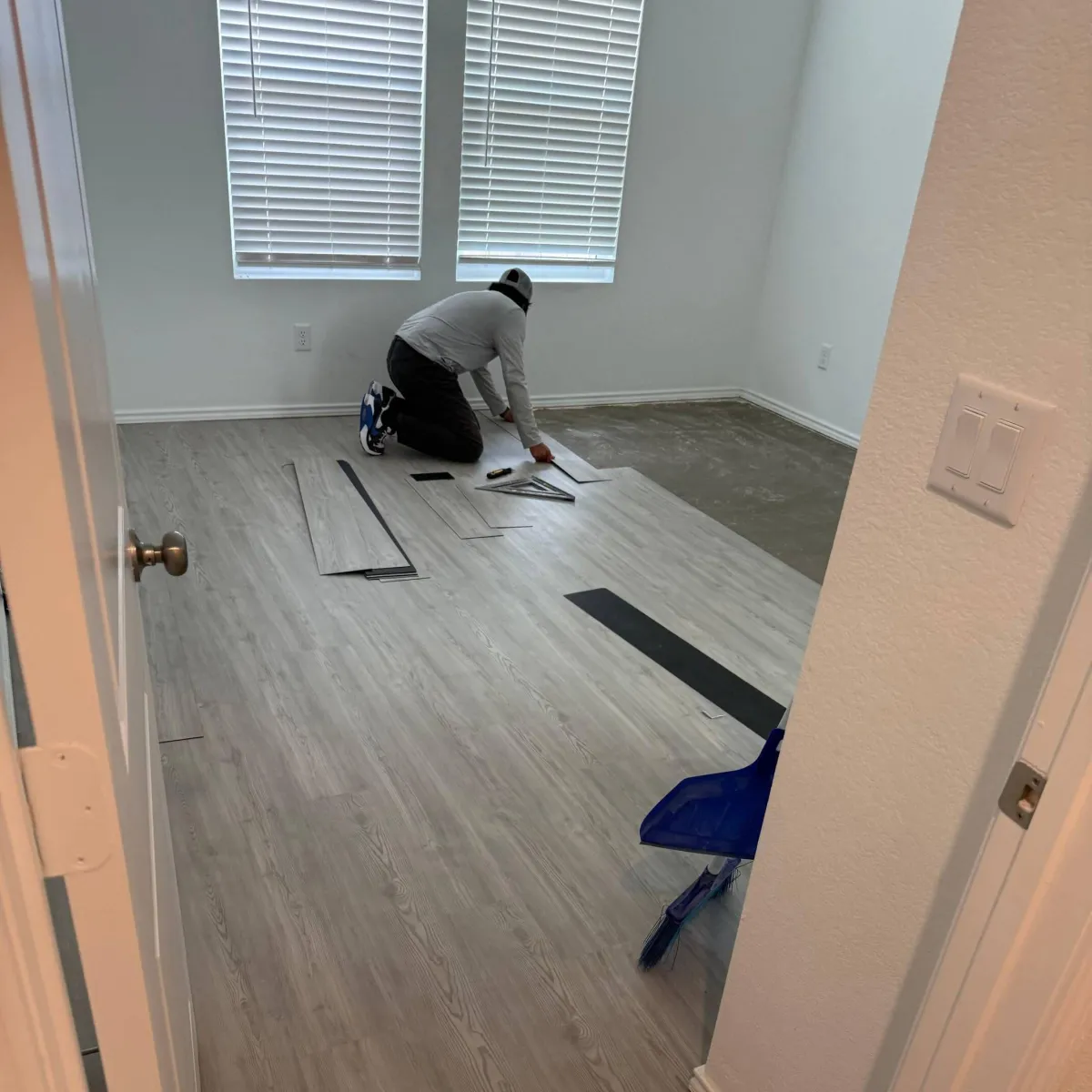 {{ custom_values.service_1 }} in {{custom_values.biz_area_1})