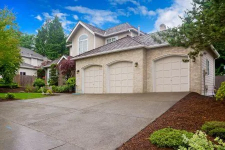 Conway Concrete builds and installs driveway