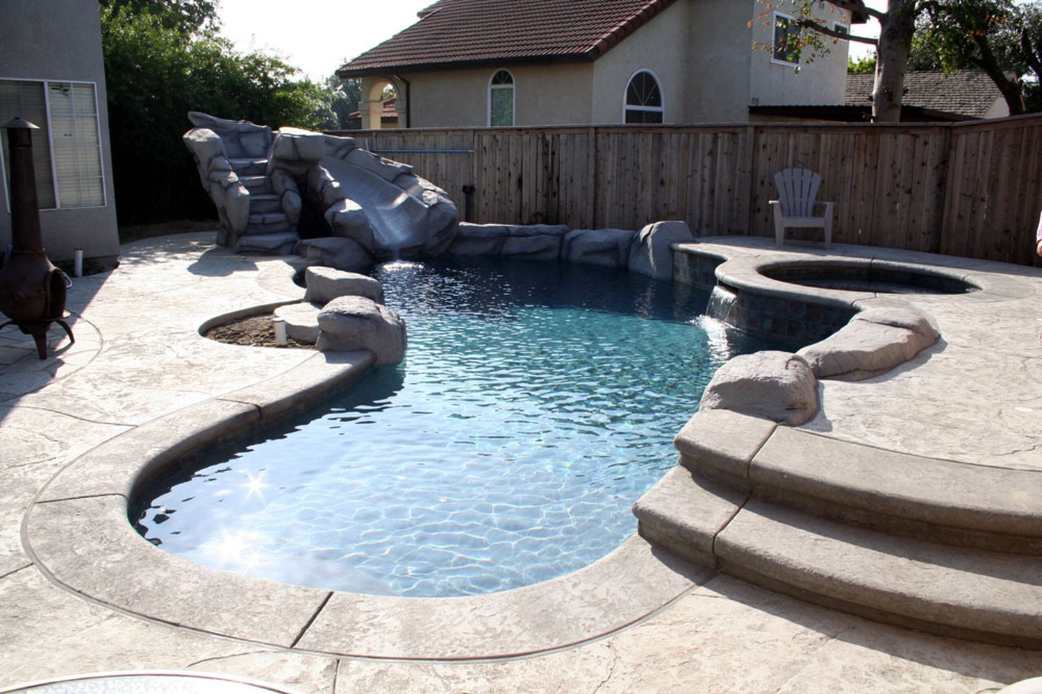 Hanford Concrete builds and installs pool deck
