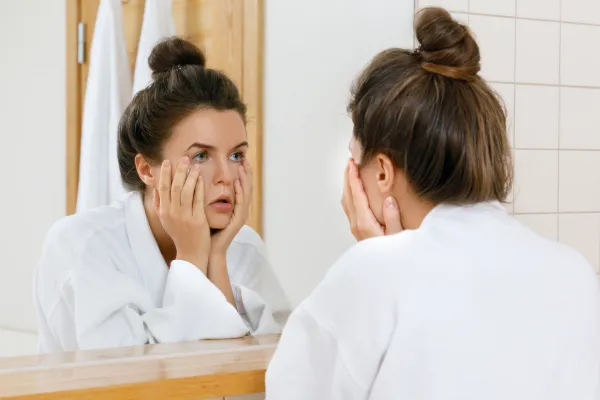 Acné y salud mental: el ciclo estrés-piel que te atrapa