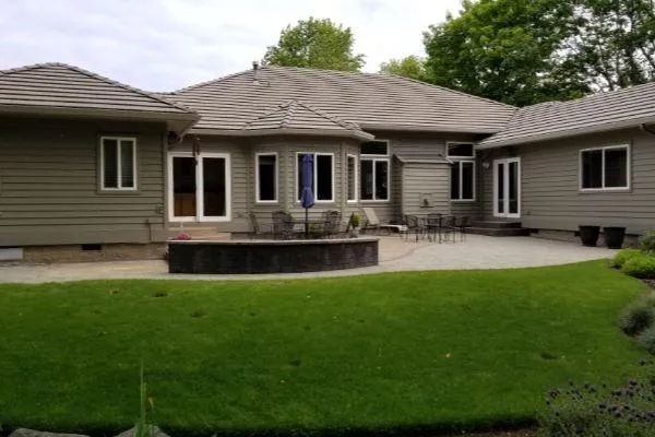 Weatherproof exterior painting system protecting a Springfield home from Willamette Valley rain.