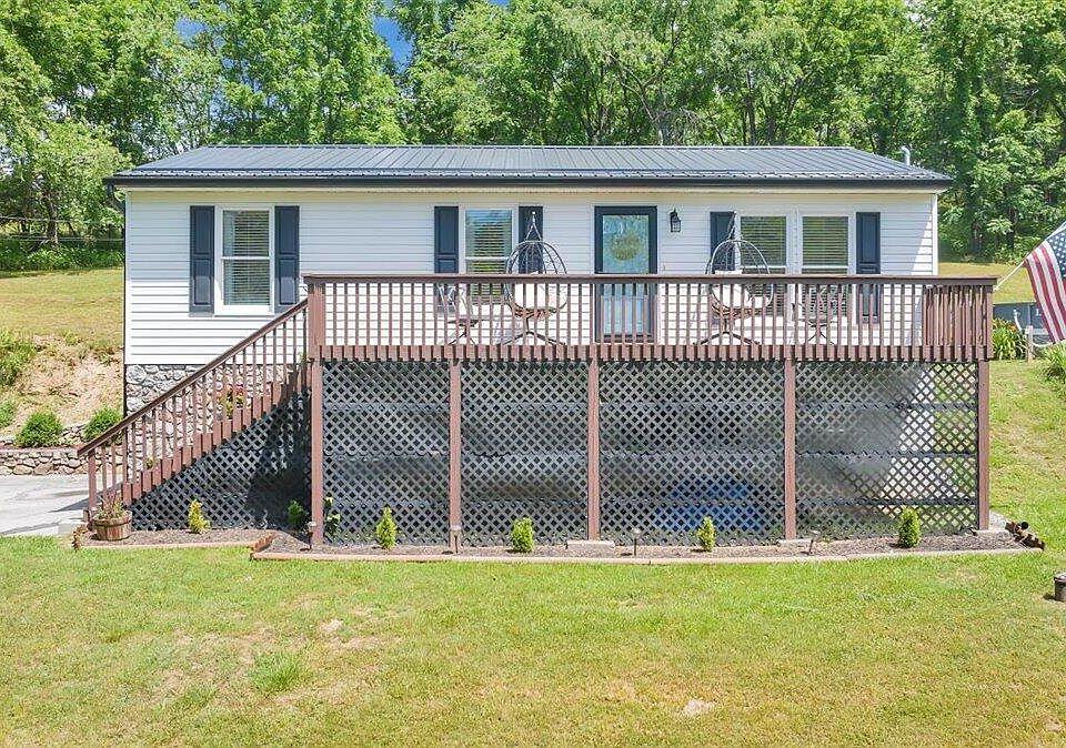 Roanoke Fence & Deck Install Wood Deck and Fence in Roanoke, Virginia