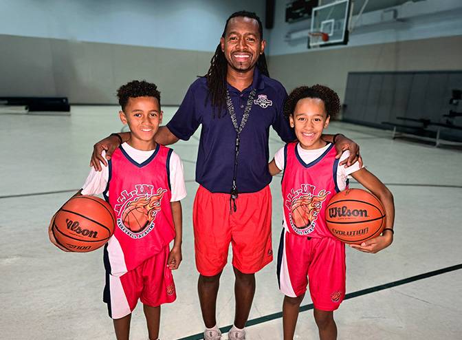 Kids playing basetball