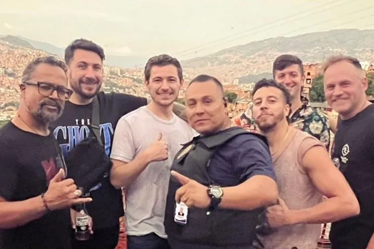 Group security escorts for travelers in Colombia