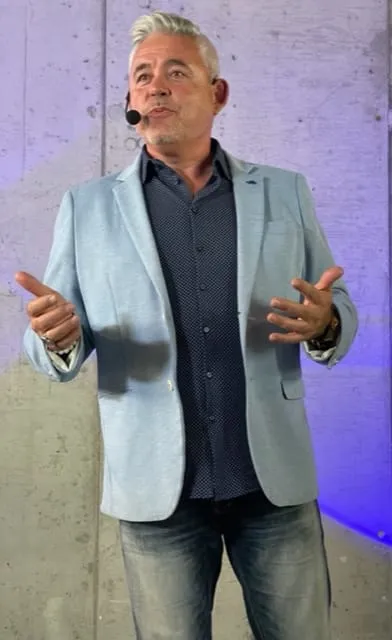 speaker1.jpg