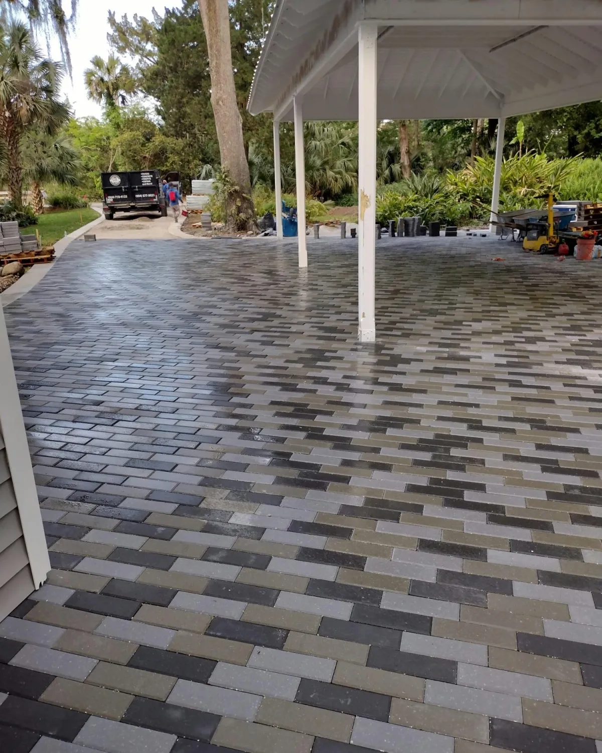 gray and black square floor tiles