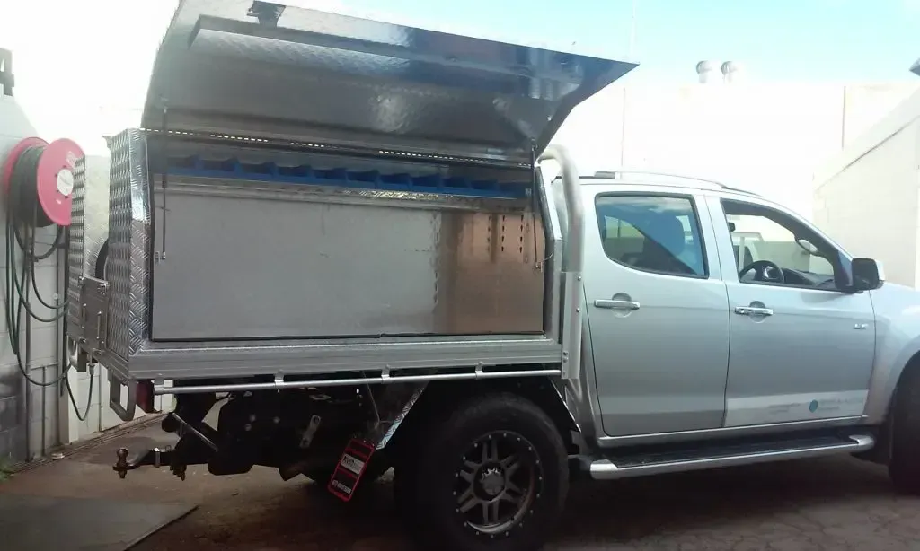 Isuzu canopy