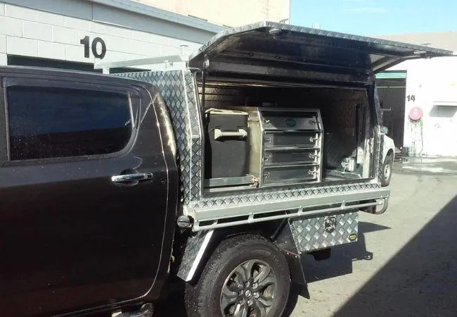 Aluminum ute trays