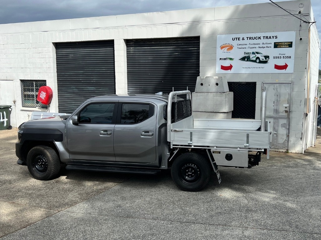 KIA-Tasman tray and canopy