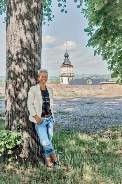 Tinalis NEU Beraterin in einer partnerschaftlichen Beratungssituation