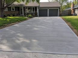 Belton Concrete builds and installs driveways.