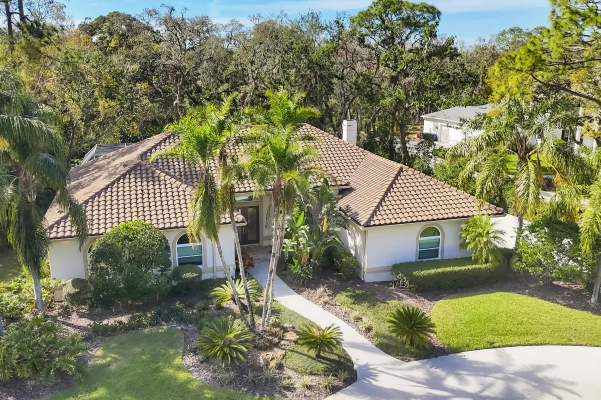 landscape photo of 2-storey house