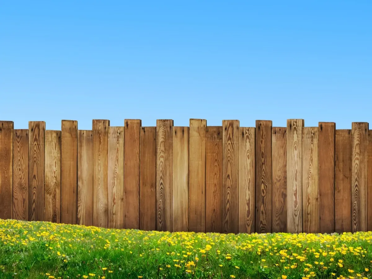 fence repair contractor services in Toronto, Roncesvales, High Park and Etobicoke by Build 4 Outdoors