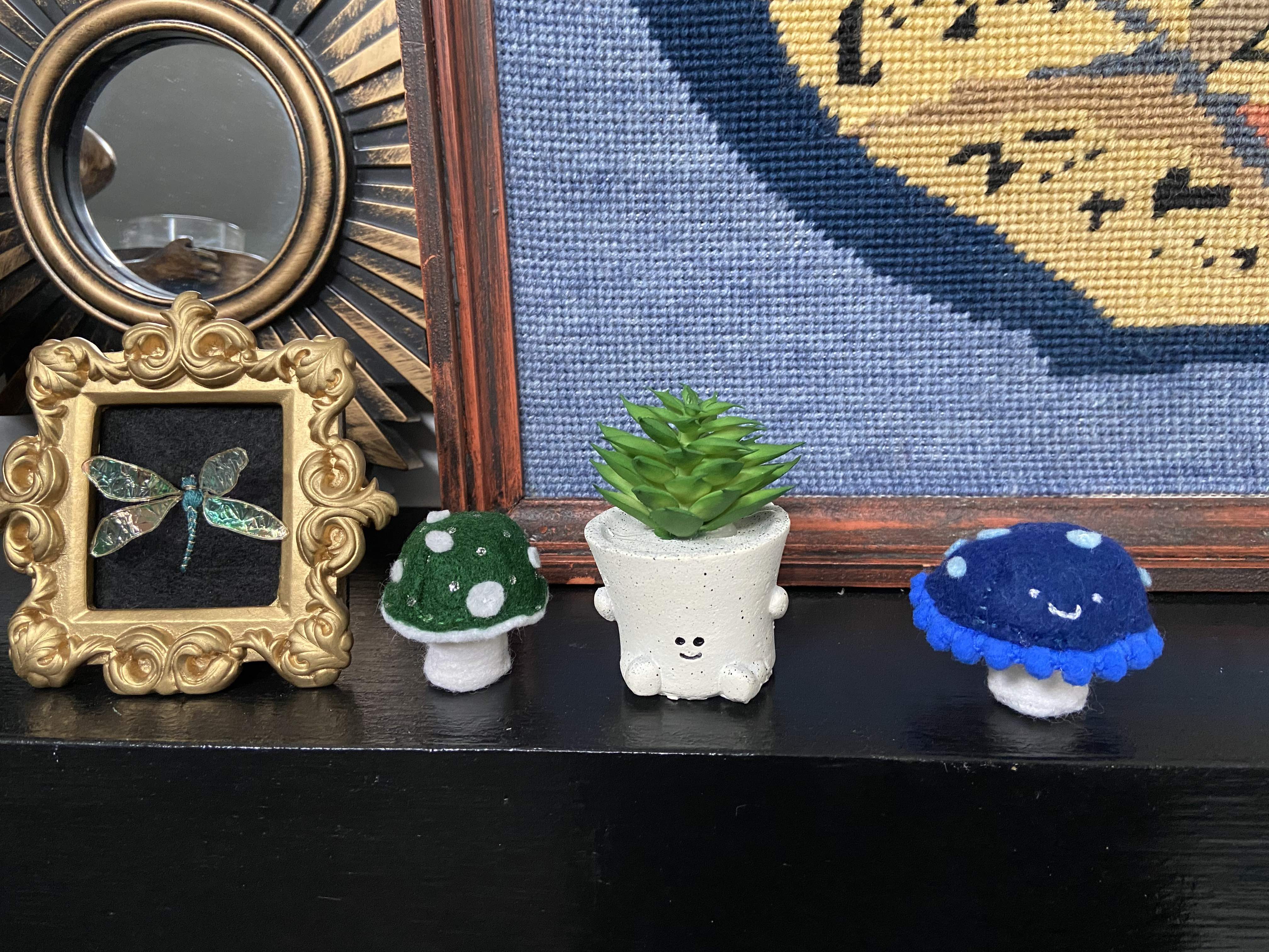 Minis on the mantle