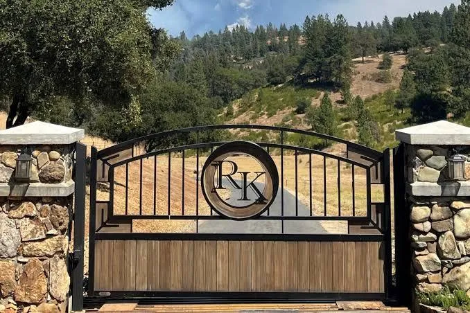 Custom Gates in Hobart