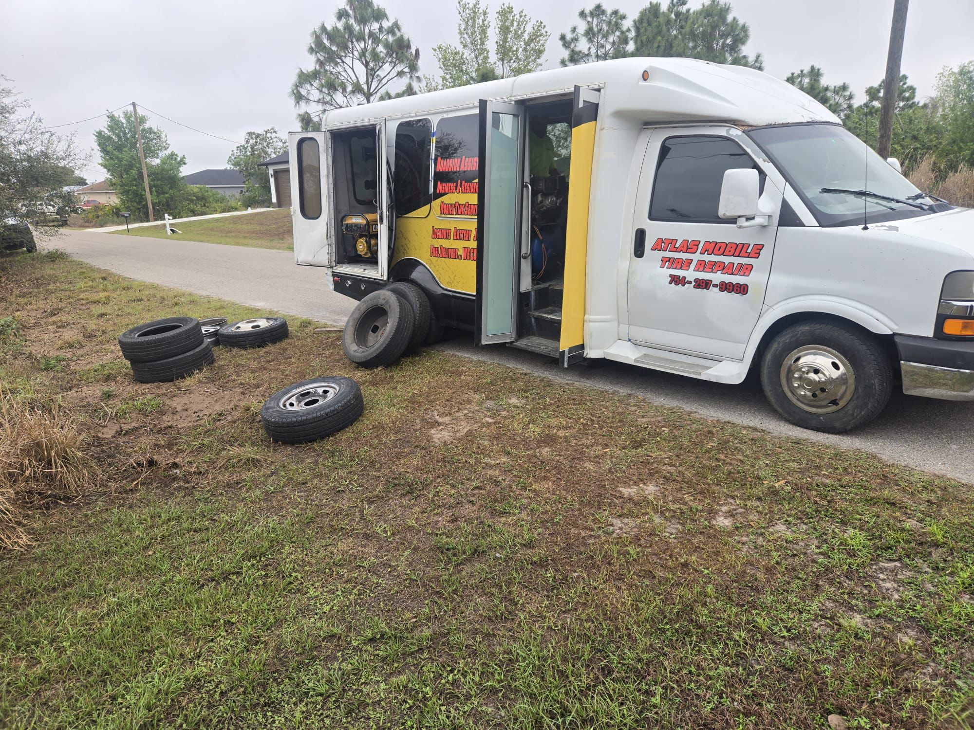 picture of a tire service job on a comercial truck