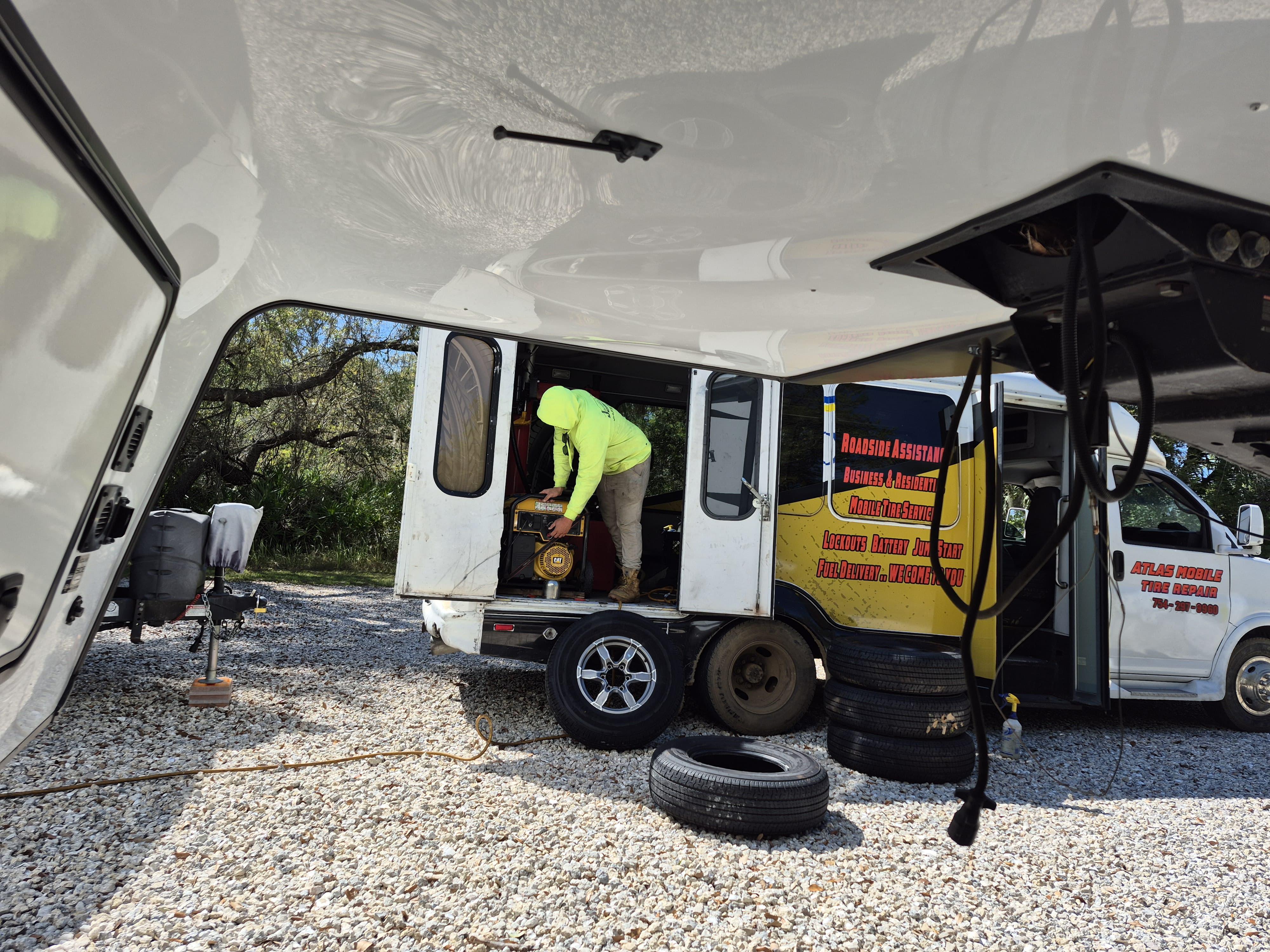 picture of a tire service job on a comercial truck 