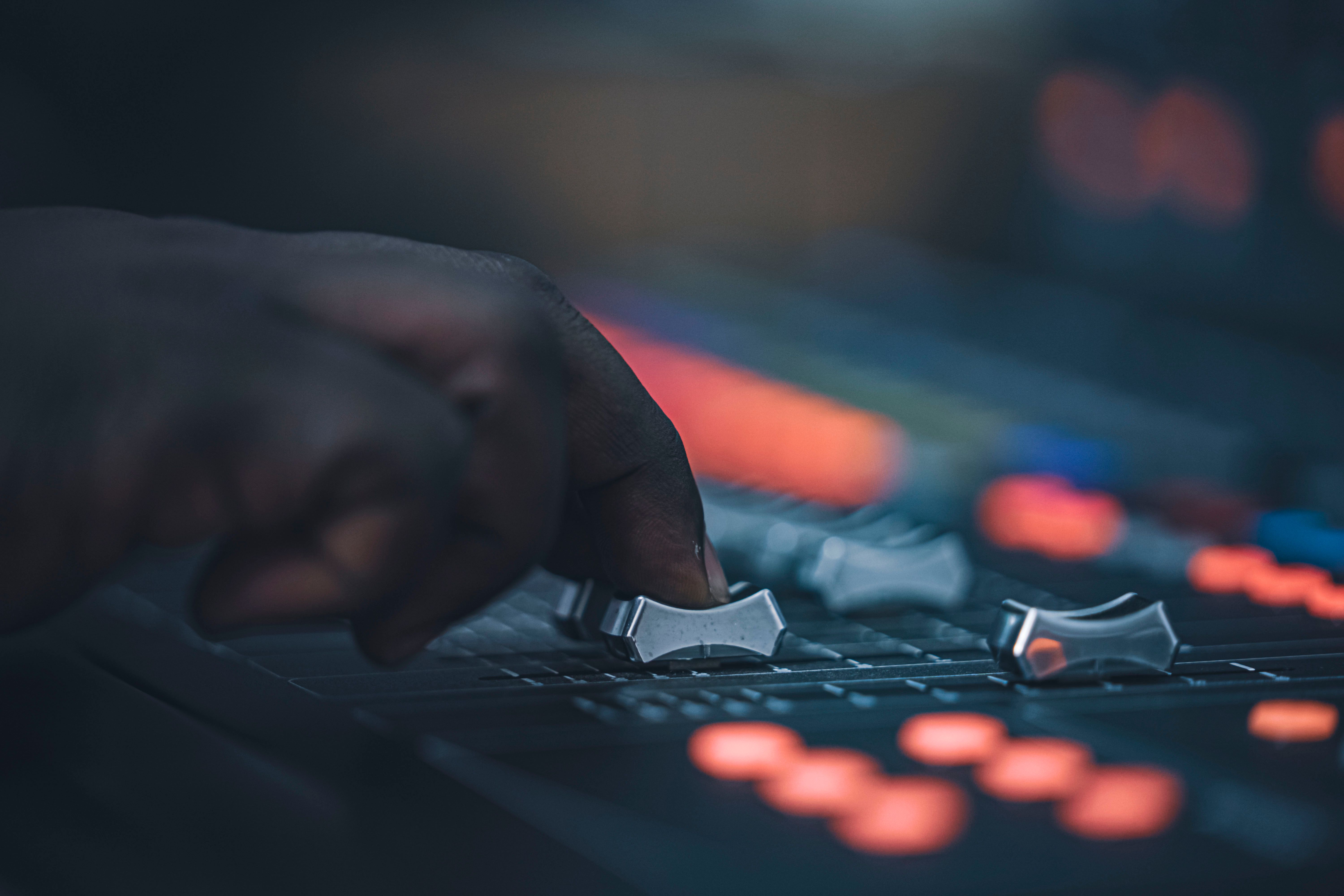 What Is Gain in Audio? Gain Staging Explained for Beginners