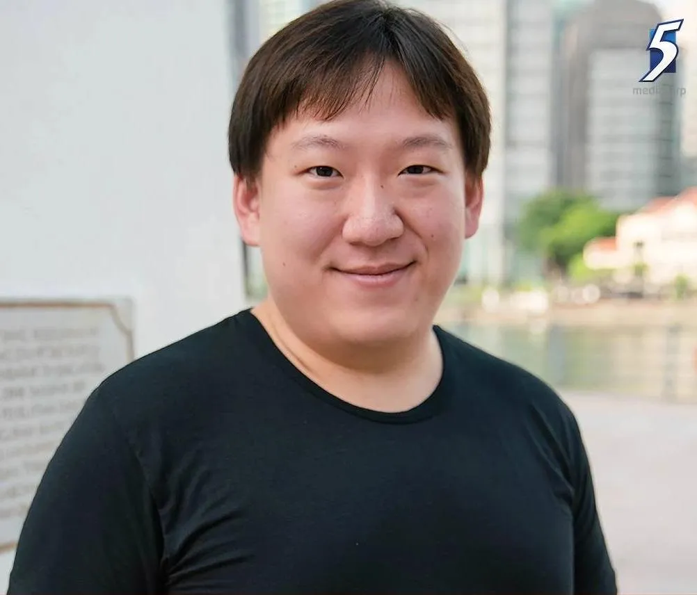 Max Koh Quantitative Trader with holographic data overlays