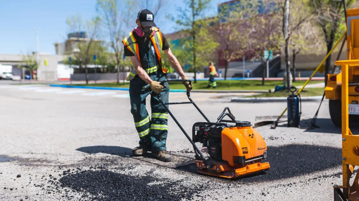 Pueblo Asphalt Install asphalt in Driveway