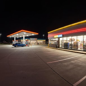 Looking for a gas station near me in Muskegon MI? 