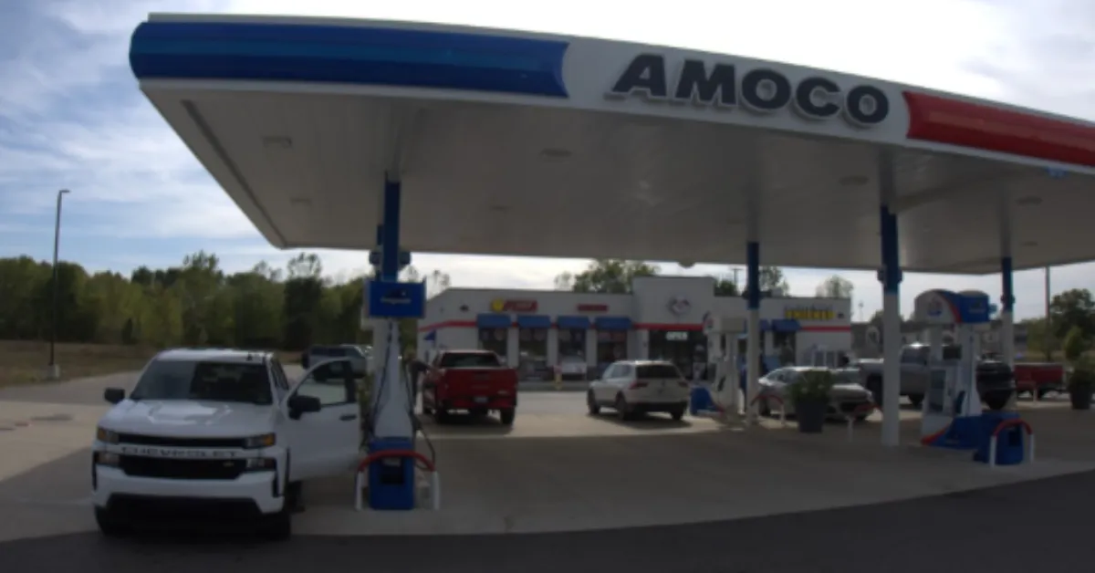 Fuel up, refresh, and hit the road with confidence at S.M. Edwardsburg.