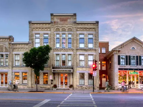 Cedarburg Full Detail - Gold