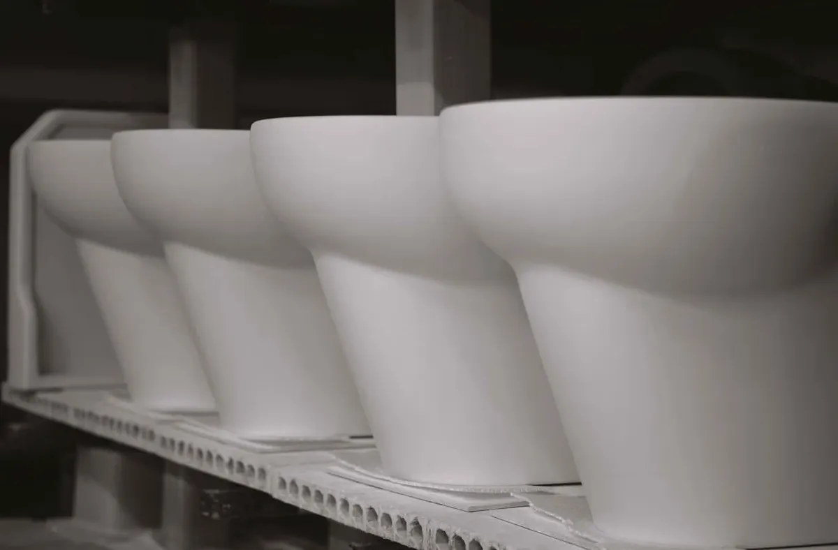 Planus marine toilet range