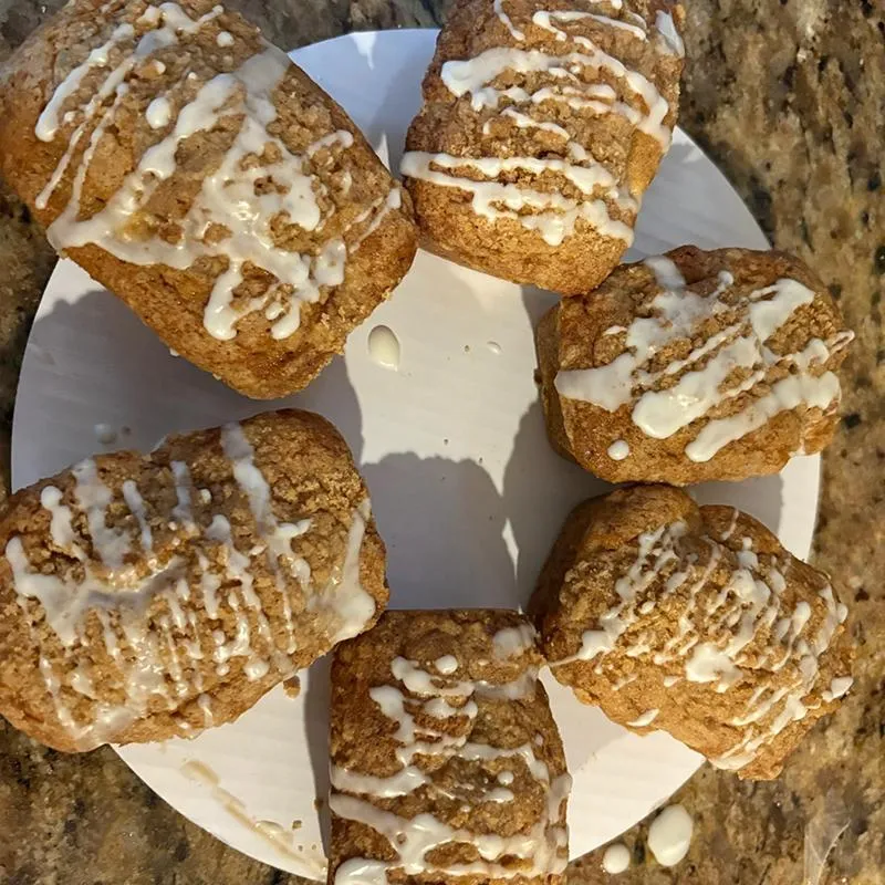 Apple Cinnamon Crumb Cake