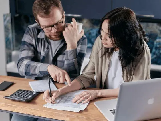 Money mentoring for couples in Ontario