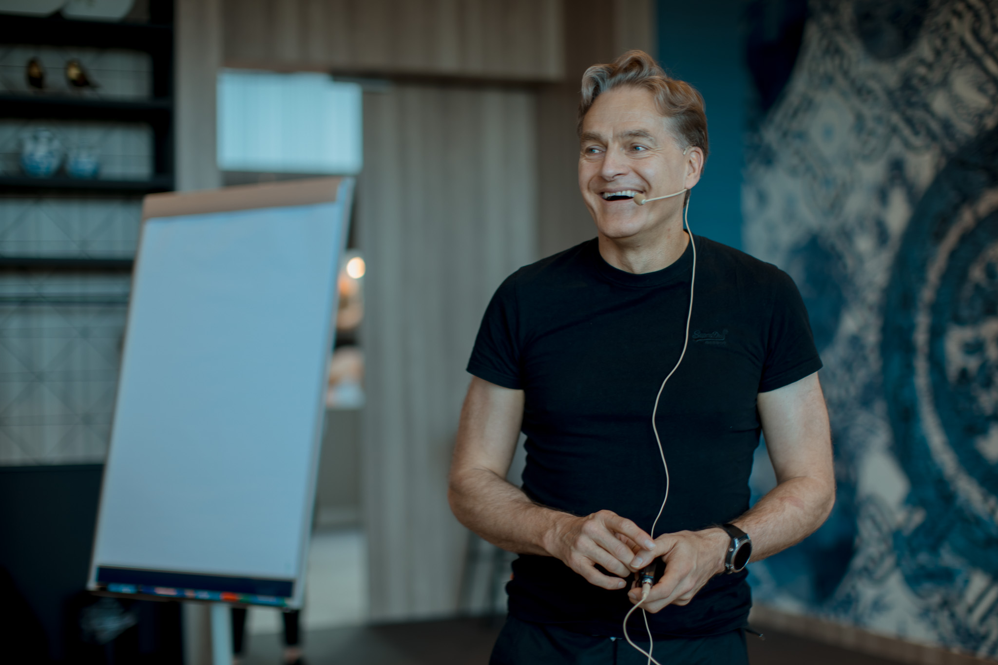 Trailer / Key Visual Platzhalter: S/W Portrait + Claim oder 60–90 Sek. Trailer