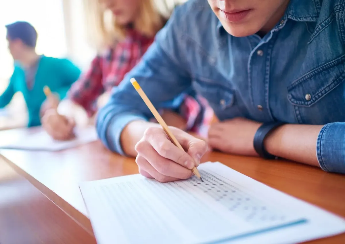 Sostieni l’esame Cambridge nella nostra sede, anche se non sei iscritto ai nostri corsi. Offriamo sessioni ufficiali in ambienti tranquilli e ben organizzati, per studenti di ogni età.