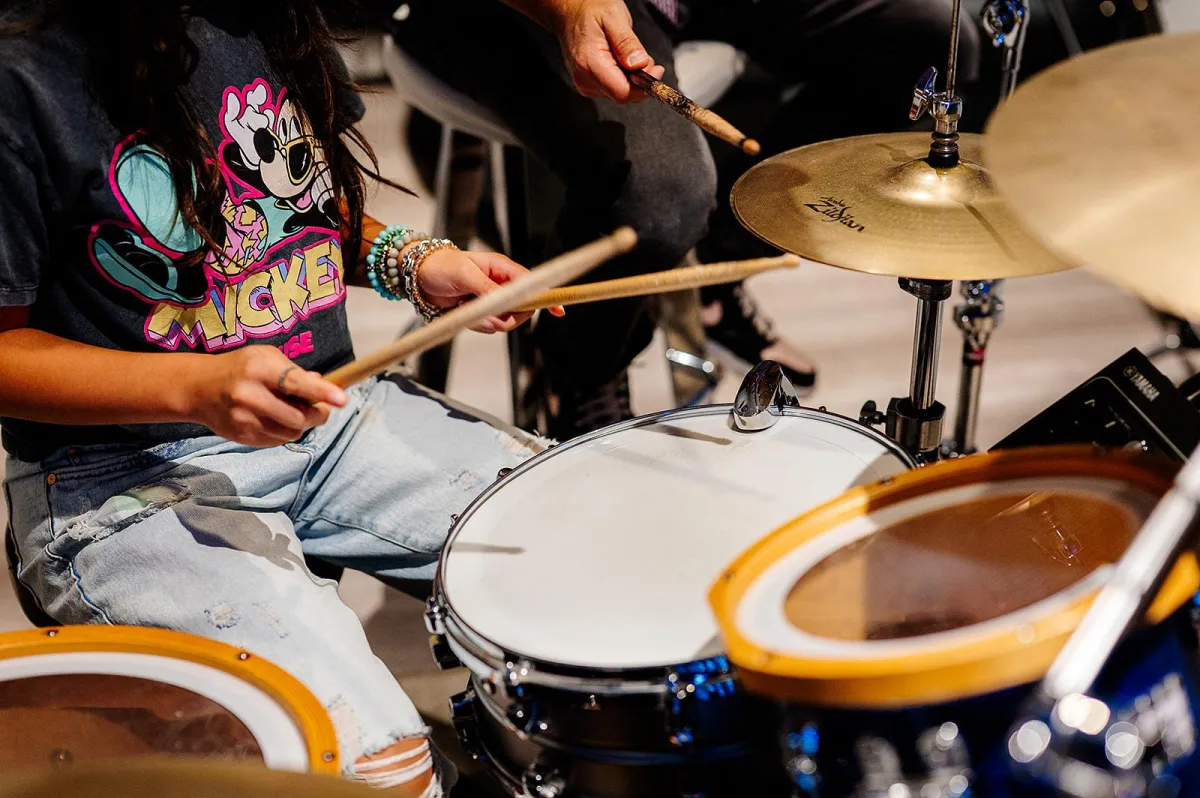 a change gear box sitting on top of a table