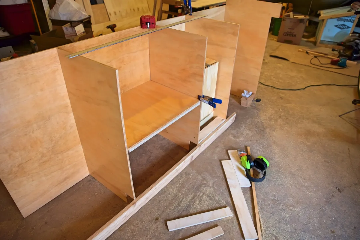 Cabinet Building