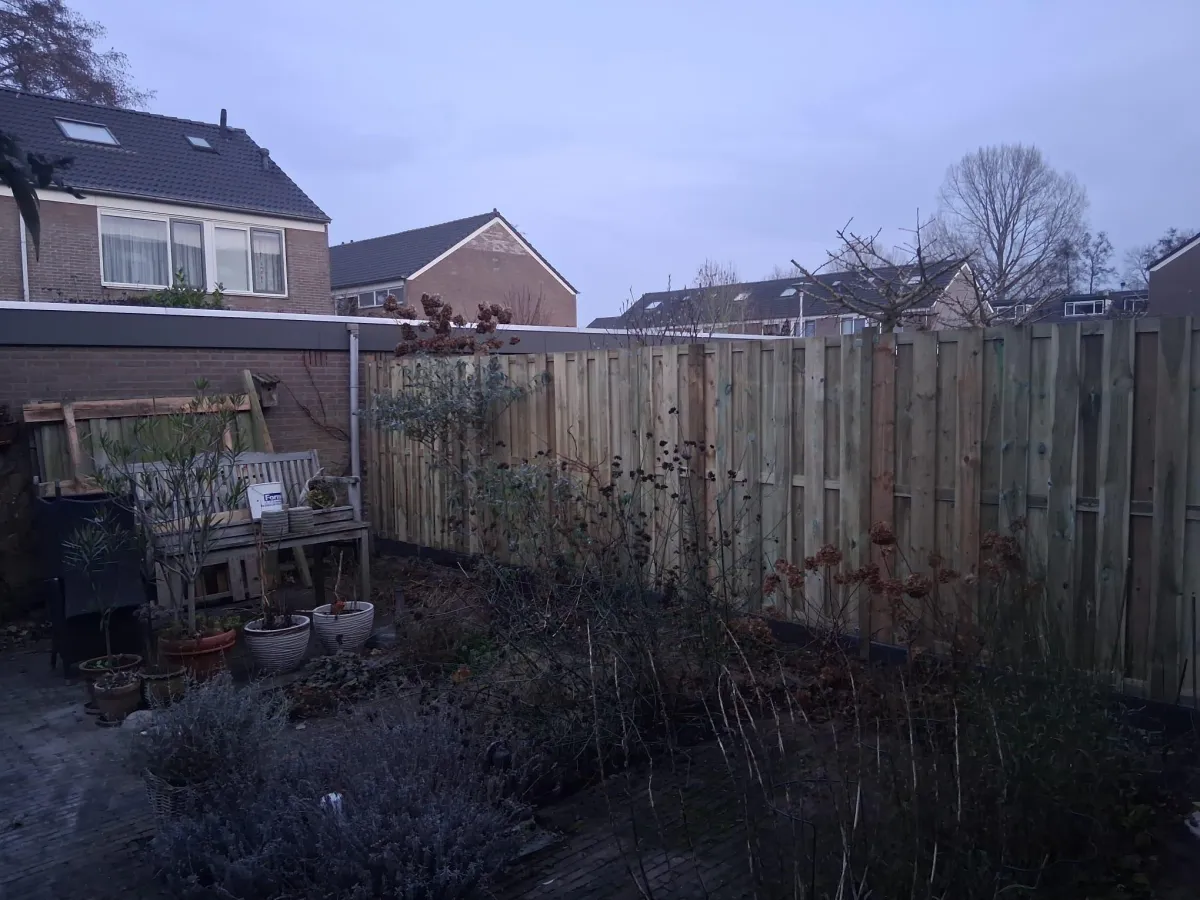 Schutting plaatsen achtertuin voor Klus & Bestratingsbedrijf Engelbart