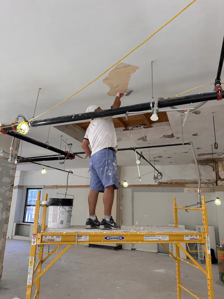 Popcorn Ceiling Removal in Manhattan