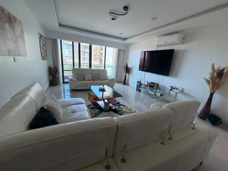 Faire gérer son appartement à Dakar à distance : famille ou agence ?