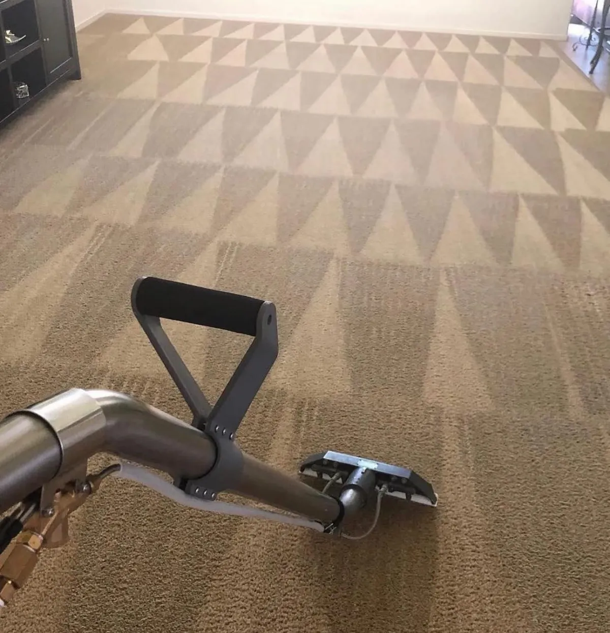 white and black ceramic cat figurine