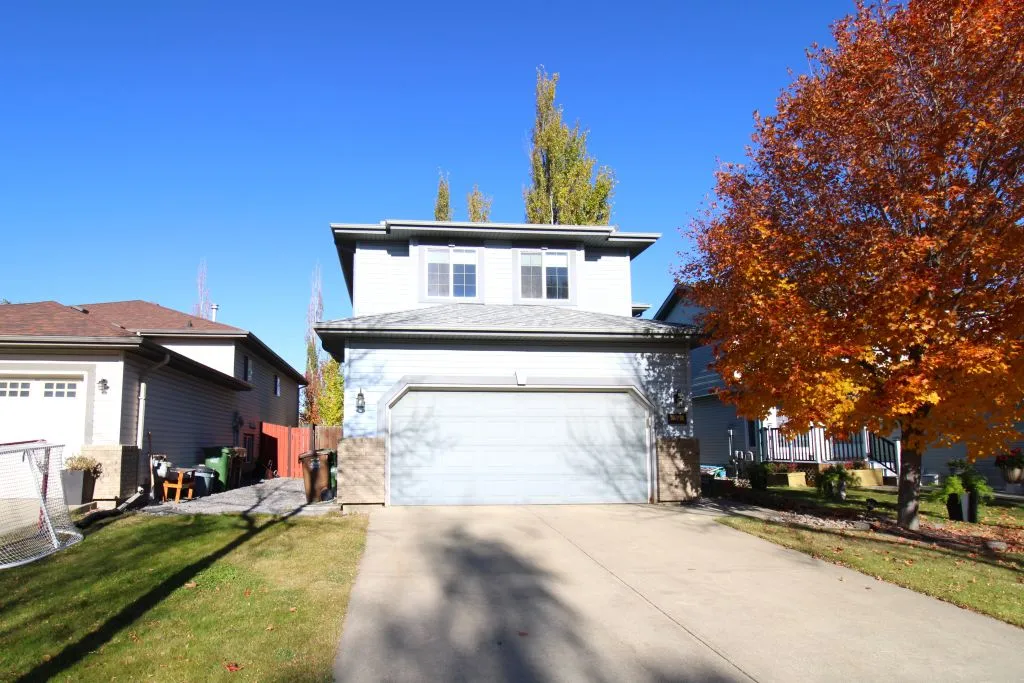 Just Listed: Beautiful Family Living in Deer Ridge, St. Albert